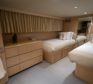 SUMMER SPLENDOR - Twin guest cabin