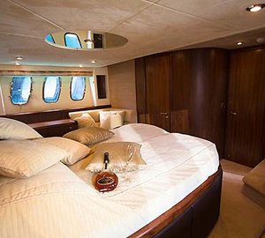 SUNSEEKER VOGUE - Master cabin