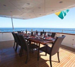 SUPER - Aft deck dining