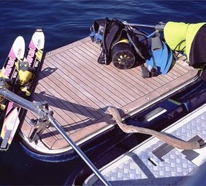 SY LIBERTAS -  Swim Platform