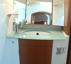 SY SEA STAR - Guest Ensuite