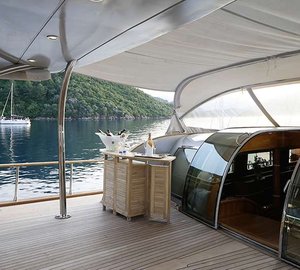 SY SILVER MOON - Aft deck
