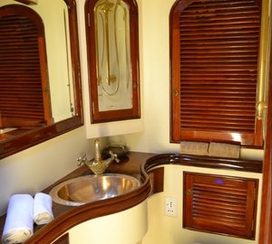 SY WHITEFIN - Ensuite