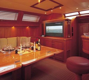 Sail Yacht AVALON -  Salon Dining