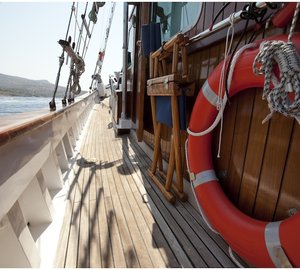 Sail Yacht ELEFTHERIA -  Side Deck