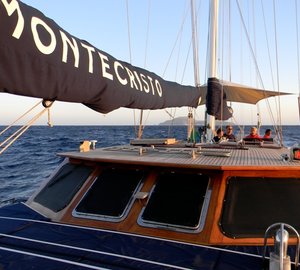 Sail Yacht MONTECRISTO -  Foredeck