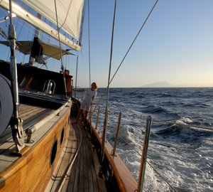Sail Yacht MONTECRISTO -  Side Deck