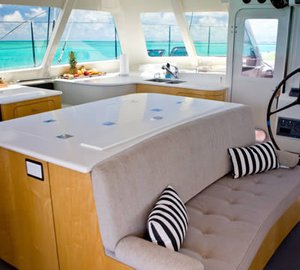 Sailing Catamaran Zenyatta - Lounge
