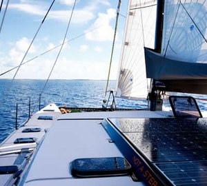 Sailing Catamaran Zenyatta - foredeck
