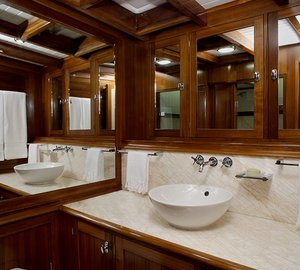 Sailing yacht JAZZ Jr - Bathroom