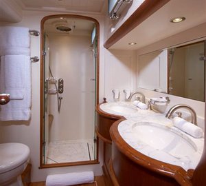Sailing yacht KEALOHA - Bathroom