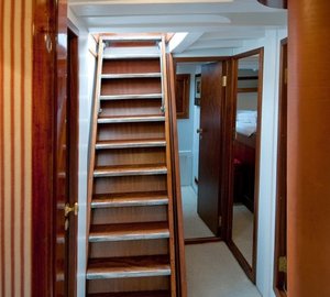 Sailing yacht Oriander - Stairs