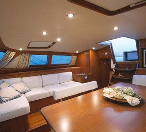 Sailing yacht SKIP N BOU - Main Saloon