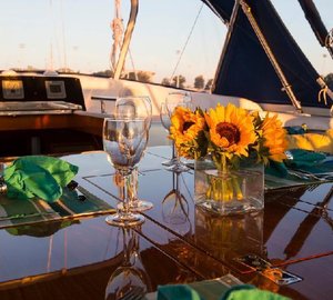 Sailing yacht VOO DOO - Cockpit Table