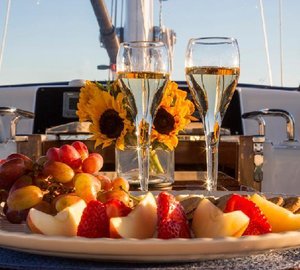 Sailing yacht VOO DOO - Nibbles