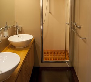 San Lorenzo Motor Yacht GOTA - Ensuite