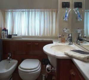 Santana IV of Plymouth -  Master Bath