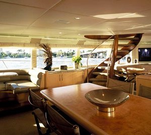 Seacall -  Dining area and floating stairs