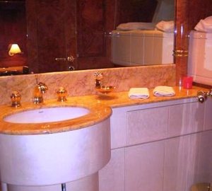 Shaal Nur Master Bathroom