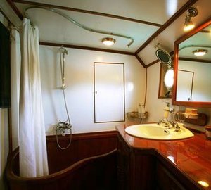 Sintra Mahogony Bath