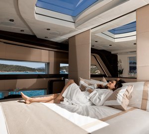 Skylight in the cabin - Kalliente - Photo Jeff Brown