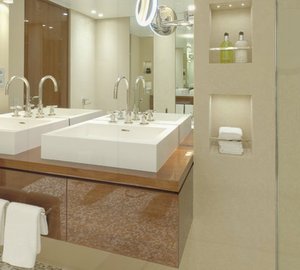 Smeralda superyacht - bathroom