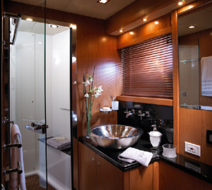 Sunseeker Predator 108 Double Guest Cabin En-suite