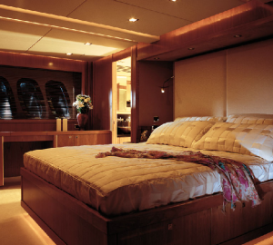 Sunseeker Predator 108 Owners Steteroom