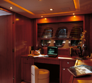 Sunseeker Predator 108 Owners Study