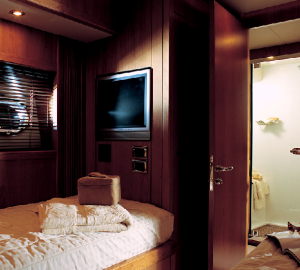 Sunseeker Predator 108 Port Twin Guest Cabin