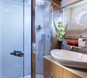 Sunseeker Predator 130 Yacht - Guest en suite