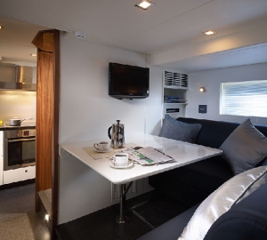 Sunseeker Predator 92 Sport - Crew Mess