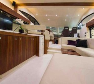 Sunseeker Yacht FAB 2 -  Salon
