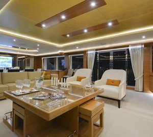Super yacht Majesty 135 - Main Saloon