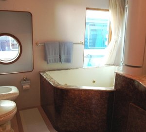 Supertoy - Master bath with Jaccuzzi