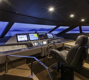 Superyacht F960 - pilot house