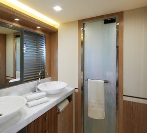 Superyacht MCY 86 - Owners Cabin - En Suite