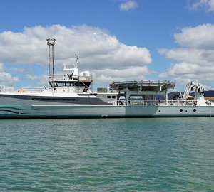 Superyacht support vessel Umbra with helideck - side view