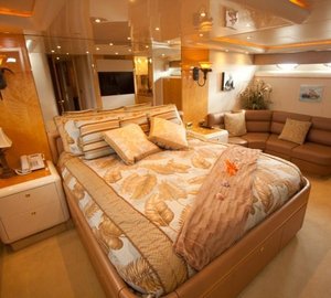 TRES HERMANOS III  -  Master Cabin