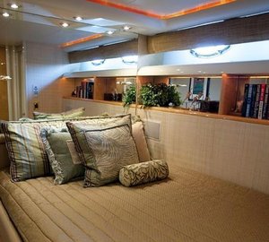 TRES HERMANOS III  -  Port Guest Cabin