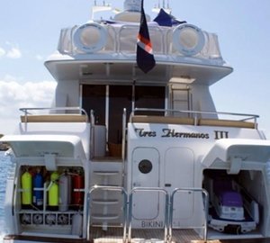 TRES HERMANOS III  -  Swim Platform and Toys