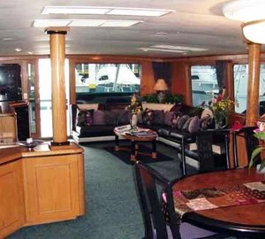 TURNIN LEFT - Salon and Dining