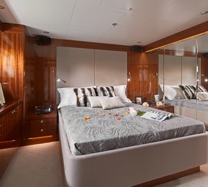 Tango 5 Yacht - Stateroom