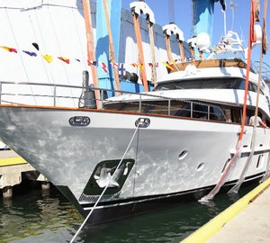 Tradition 105 yacht Serenity hits the water