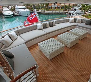 Trinity yacht CARPE DIEM - Skylounge aft deck seating