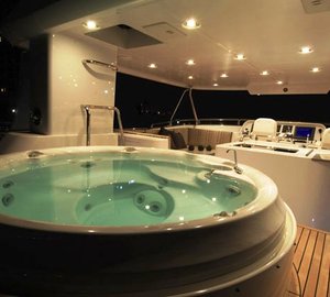 VIVIERAE yacht - Jaccuzzi