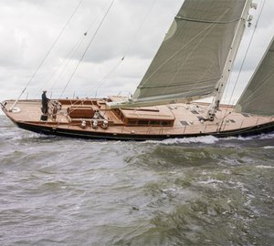 Windhunter II yacht under sail
