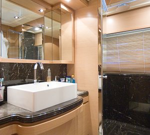 Yacht AQUAHOLIC - Master Ensuite
