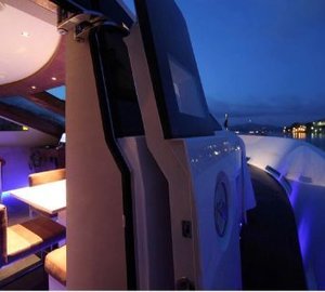 Yacht AURORA - Side deck