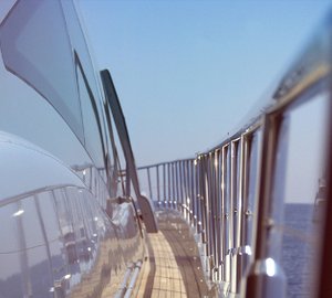 Yacht AWESOME -  Side Deck